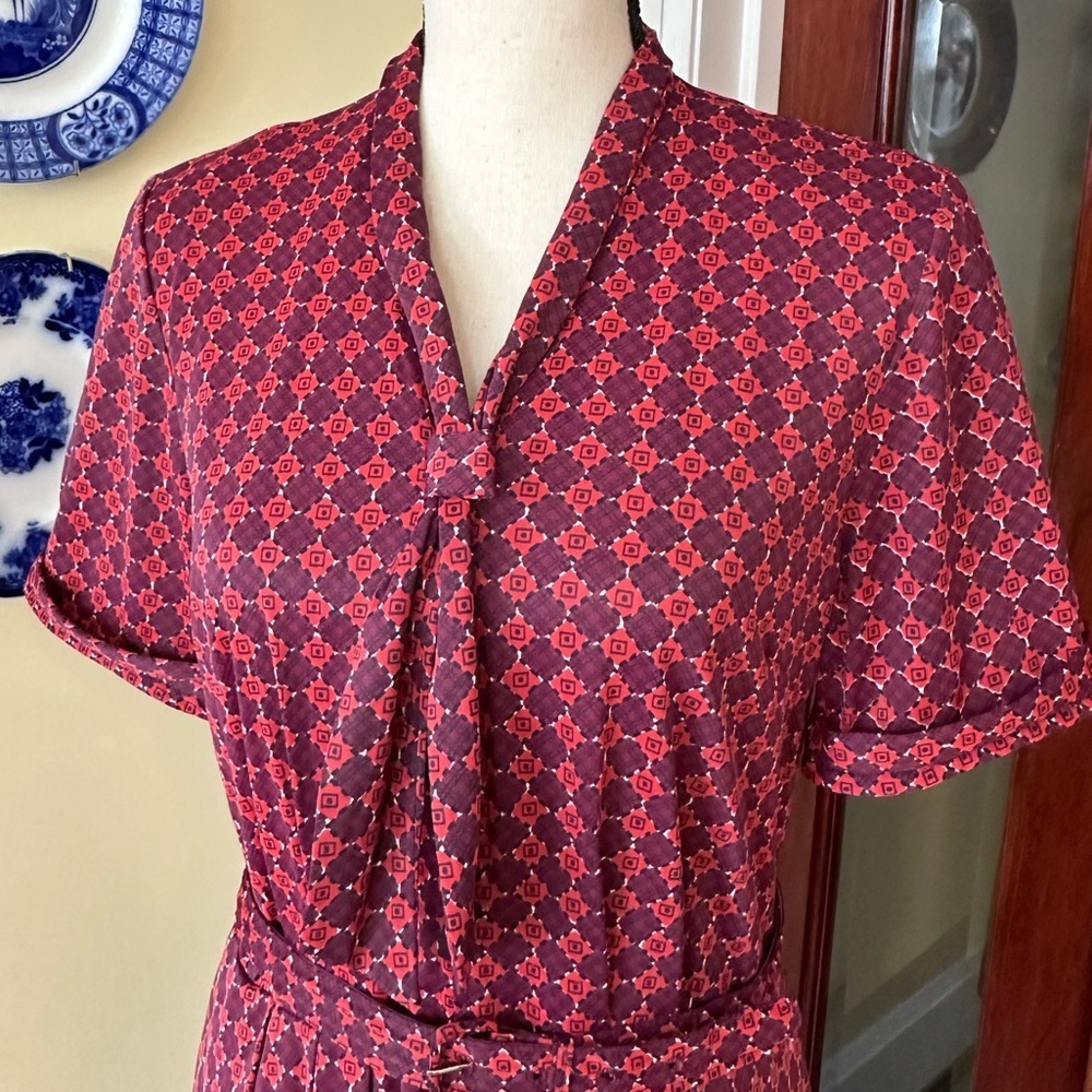 Tiffany Traveler Fashioned by Claire Tiffany | 1950s Retro Printed Shirt Dress - Picture 3 of 11